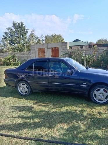 Mercedes C 220 1996, 345,620 km - 2.2 л - Yevlax