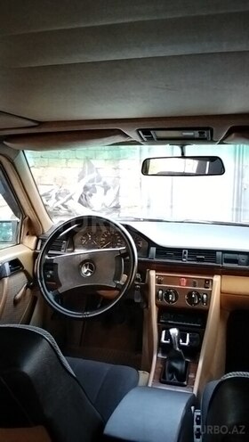 Mercedes 230 E 1992, 368,122 km - 2.3 l - Astara