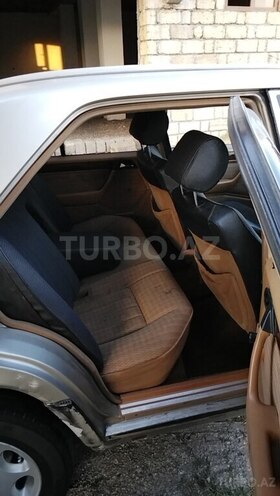 Mercedes 230 E 1992, 368,122 km - 2.3 l - Astara