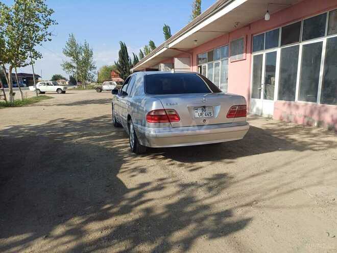 Mercedes E 240 2001, 280,000 km - 2.6 l - Şirvan