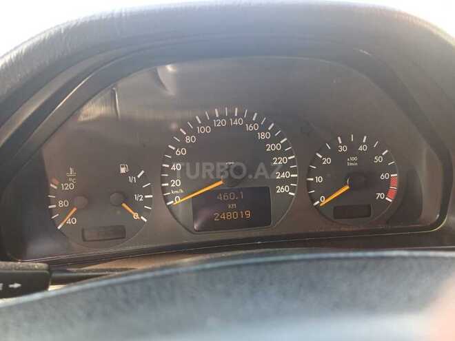 Mercedes E 240 2001, 280,000 km - 2.6 l - Şirvan