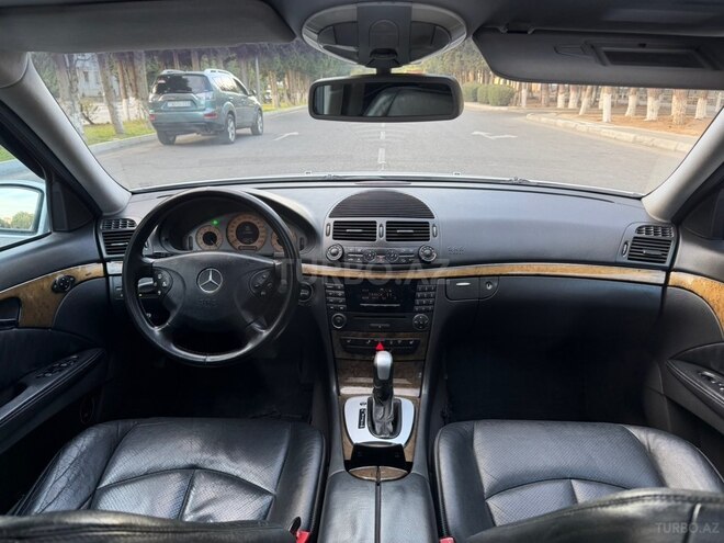 Mercedes E 270 2004, 232,000 km - 2.7 l - Bakı