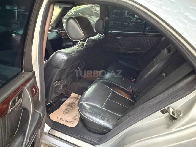 Mercedes E 320 2000, 450,000 km - 3.2 l - Bakı