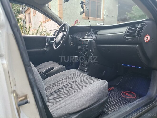 Opel Vectra 1999, 390,500 km - 1.8 l - Şəki