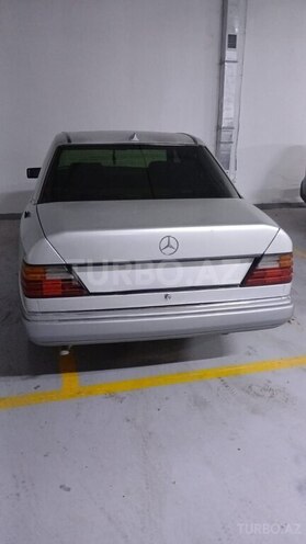 Mercedes  1993, 250,000 km - 2.0 л - Füzuli