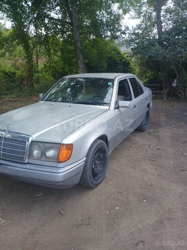 Mercedes  1993, 250,000 km - 2.0 л - Füzuli