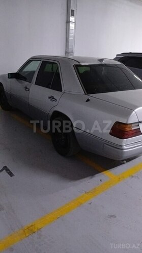 Mercedes  1993, 250,000 km - 2.0 л - Füzuli