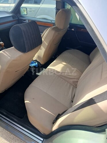 Mercedes  1993, 250,000 km - 2.0 л - Füzuli