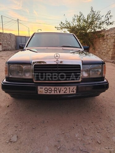 Mercedes  1990, 299,908 km - 2.0 l - Bakı