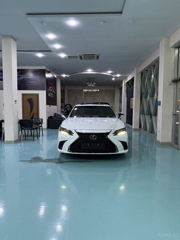 Lexus ES 300h 2023, 31,000 km - 2.5 l - Bakı