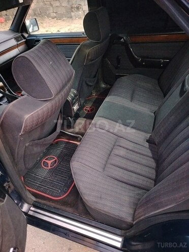 Mercedes  1990, 299,908 km - 2.0 l - Bakı