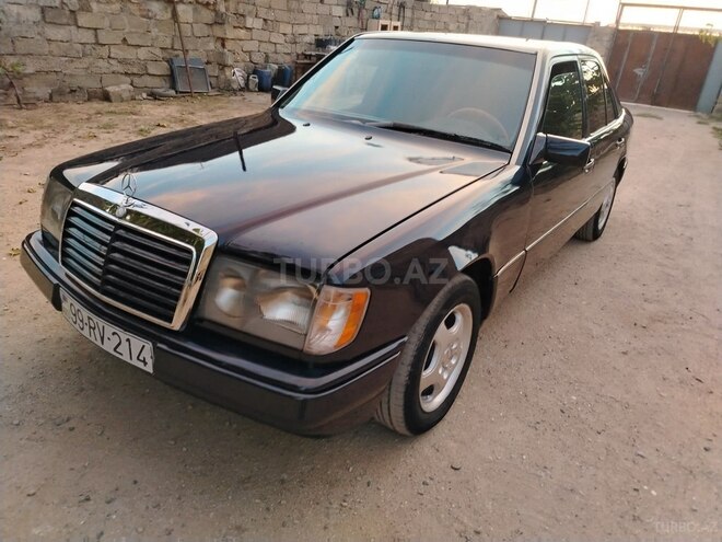 Mercedes  1990, 299,908 km - 2.0 l - Bakı