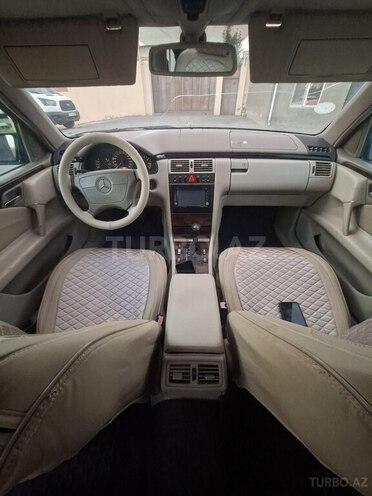 Mercedes E 240 1997, 245,000 km - 2.4 l - Bakı