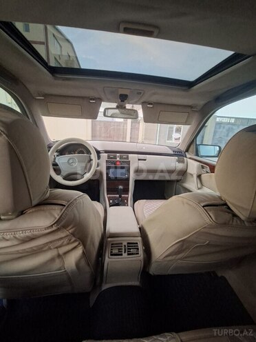 Mercedes E 240 1997, 245,000 km - 2.4 l - Bakı