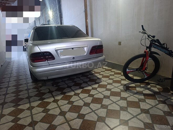 Mercedes E 240 1998, 300,000 km - 2.4 l - Gəncə