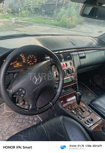 Mercedes E 280 4MATIC 2001, 271,500 km - 2.8 l - Bakı