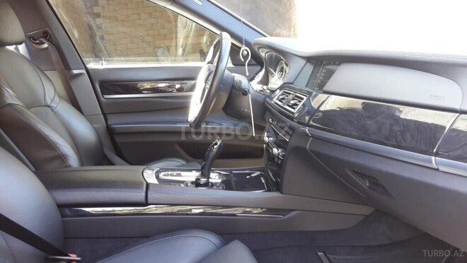 BMW 750 2011, 30,000 km - 4.4 l - Bakı