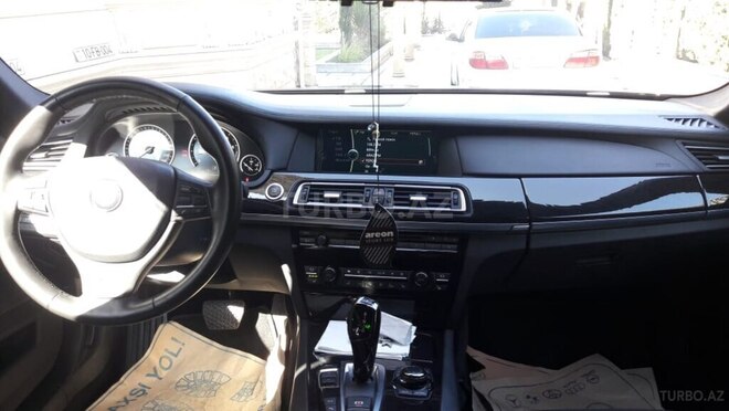 BMW 750 2011, 30,000 km - 4.4 l - Bakı