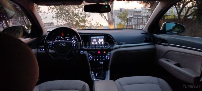 Hyundai Elantra 2017, 197,000 km - 2.0 l - Bakı