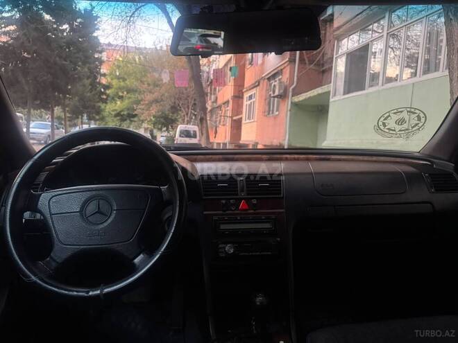 Mercedes C 220 2000, 400,000 km - 2.2 l - Saatlı