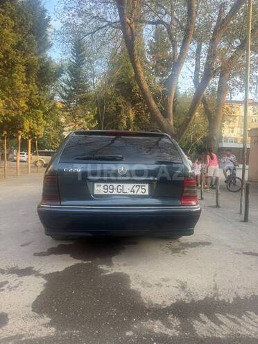 Mercedes C 220 2000, 400,000 km - 2.2 l - Saatlı