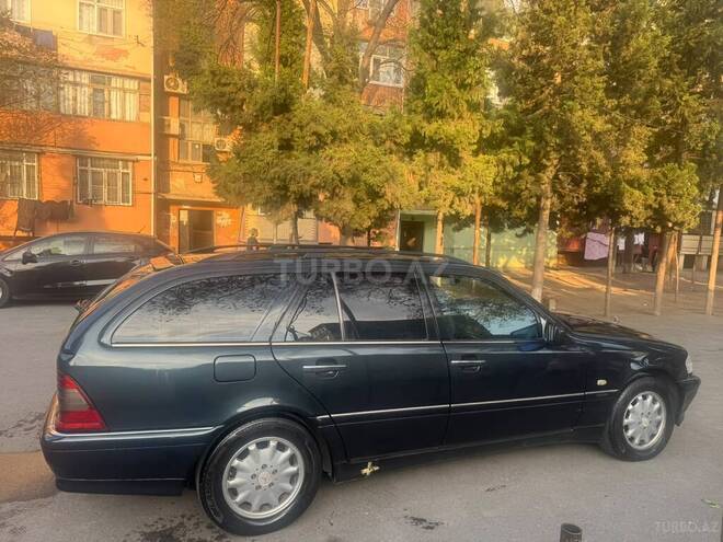 Mercedes C 220 2000, 400,000 km - 2.2 l - Saatlı