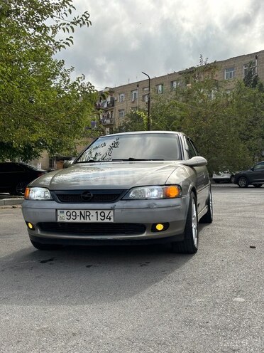 Opel Vectra 1999, 330,000 km - 2.0 л - Bakı