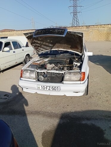 Mercedes  1990, 856,452 km - 2.3 l - Bakı
