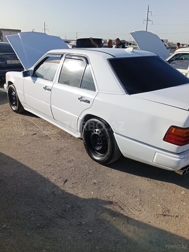 Mercedes  1990, 856,452 km - 2.3 l - Bakı