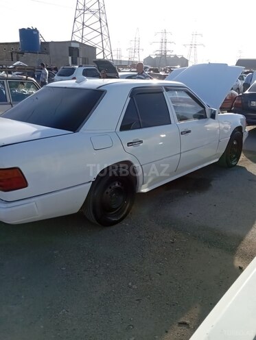 Mercedes  1990, 856,452 km - 2.3 l - Bakı