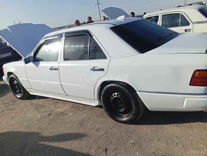 Mercedes  1990, 856,452 km - 2.3 l - Bakı