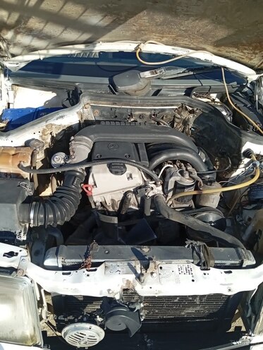 Mercedes  1990, 856,452 km - 2.3 l - Bakı