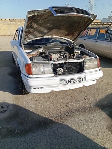 Mercedes  1990, 856,452 km - 2.3 l - Bakı