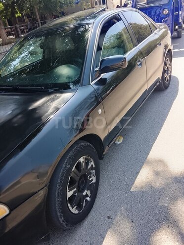 Audi A4 1998, 385,000 km - 2.8 l - Gəncə