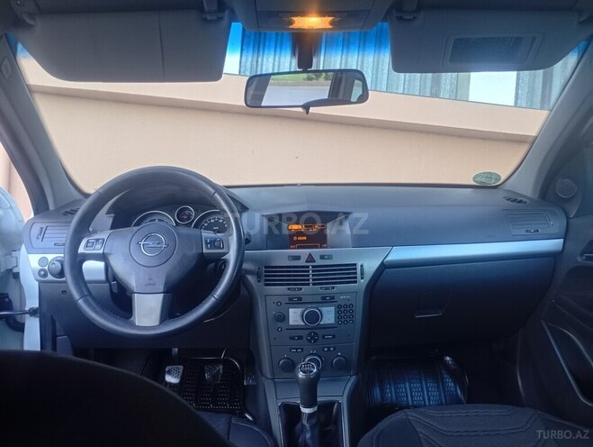 Opel Astra 2006, 270,000 km - 1.4 l - Bakı