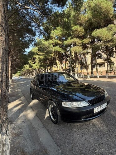 Opel Vectra 1996, 235,000 km - 1.6 l - Sumqayıt