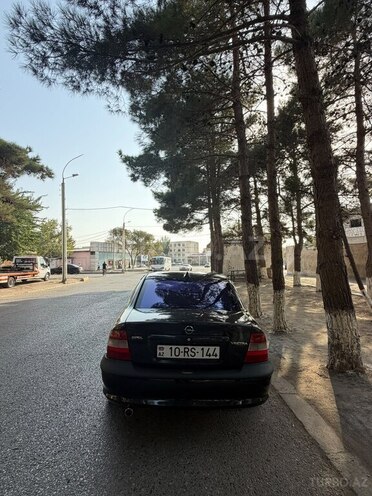 Opel Vectra 1996, 235,000 km - 1.6 l - Sumqayıt