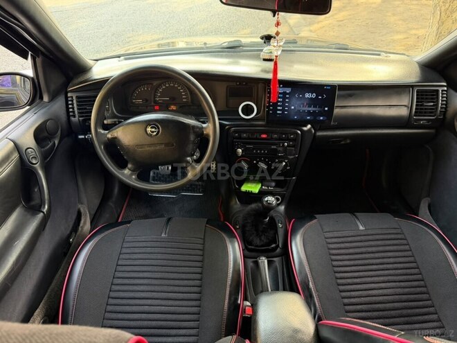 Opel Vectra 1996, 235,000 km - 1.6 l - Sumqayıt