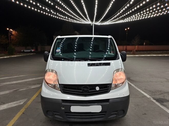 Opel Vivaro 2011, 235,000 km - 2.0 l - Naxçıvan