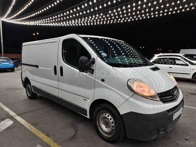 Opel Vivaro 2011, 235,000 km - 2.0 l - Naxçıvan