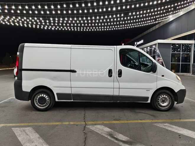 Opel Vivaro 2011, 235,000 km - 2.0 l - Naxçıvan