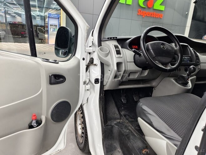 Opel Vivaro 2011, 235,000 km - 2.0 l - Naxçıvan