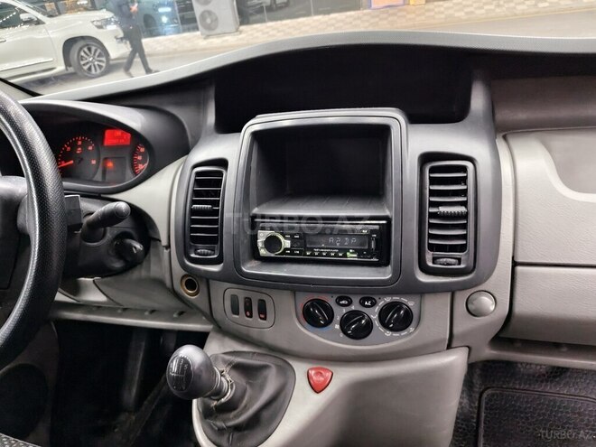 Opel Vivaro 2011, 235,000 km - 2.0 l - Naxçıvan
