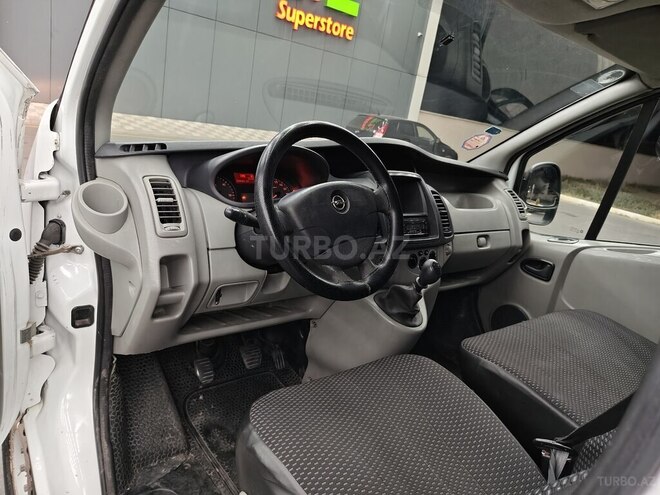 Opel Vivaro 2011, 235,000 km - 2.0 l - Naxçıvan