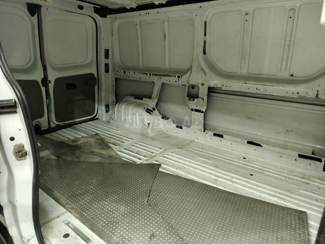 Opel Vivaro 2011, 235,000 km - 2.0 l - Naxçıvan