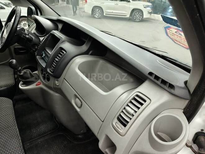 Opel Vivaro 2011, 235,000 km - 2.0 l - Naxçıvan