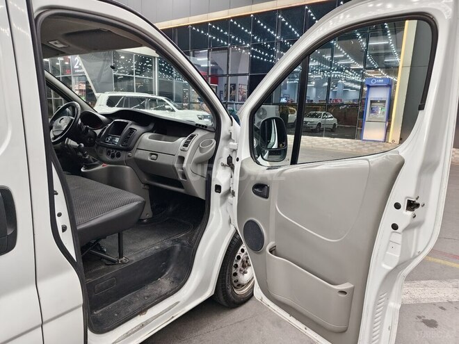 Opel Vivaro 2011, 235,000 km - 2.0 l - Naxçıvan