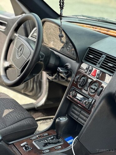 Mercedes C 240 1997, 306,000 km - 2.4 л - Mingəçevir