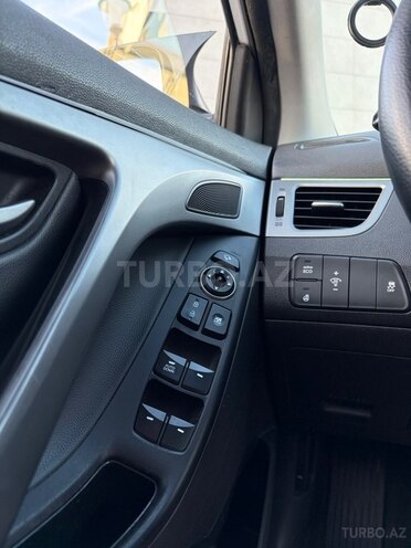 Hyundai Elantra 2015, 235,000 km - 1.6 l - Bakı