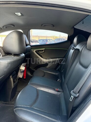 Hyundai Elantra 2015, 235,000 km - 1.6 l - Bakı
